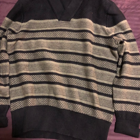 Sweater - Picture 6 of 6